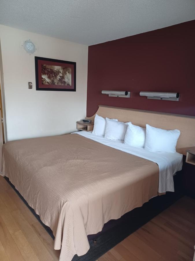 Red Oak Inn בלוויל מראה חיצוני תמונה